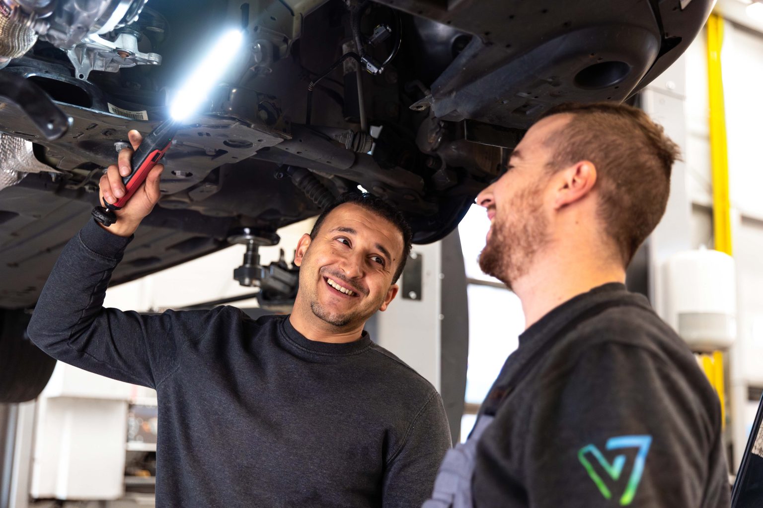 Opel en Peugeot zomercheck in de werkplaats