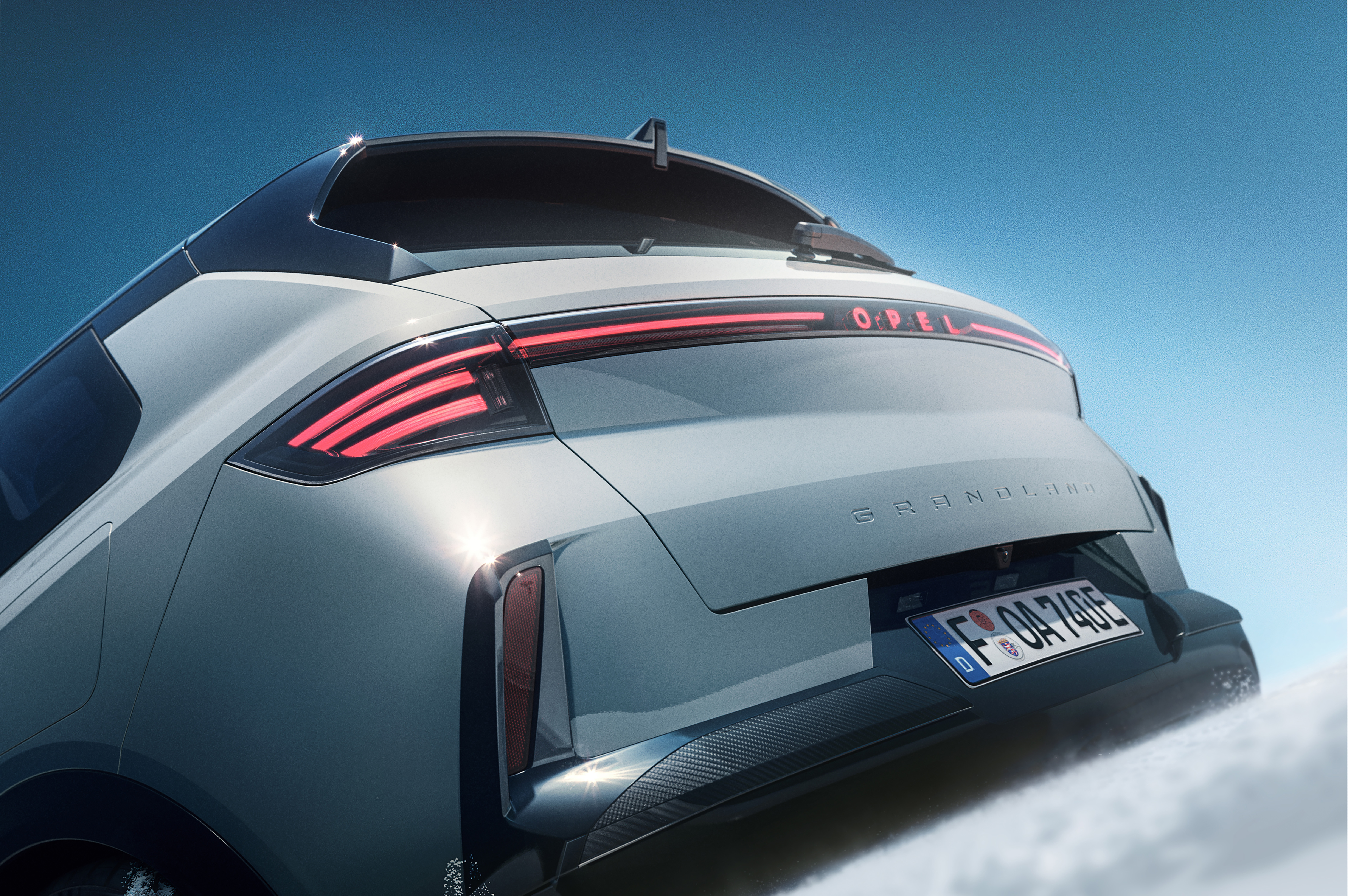 Nieuwe Opel Grandland Electric AWD achterkant