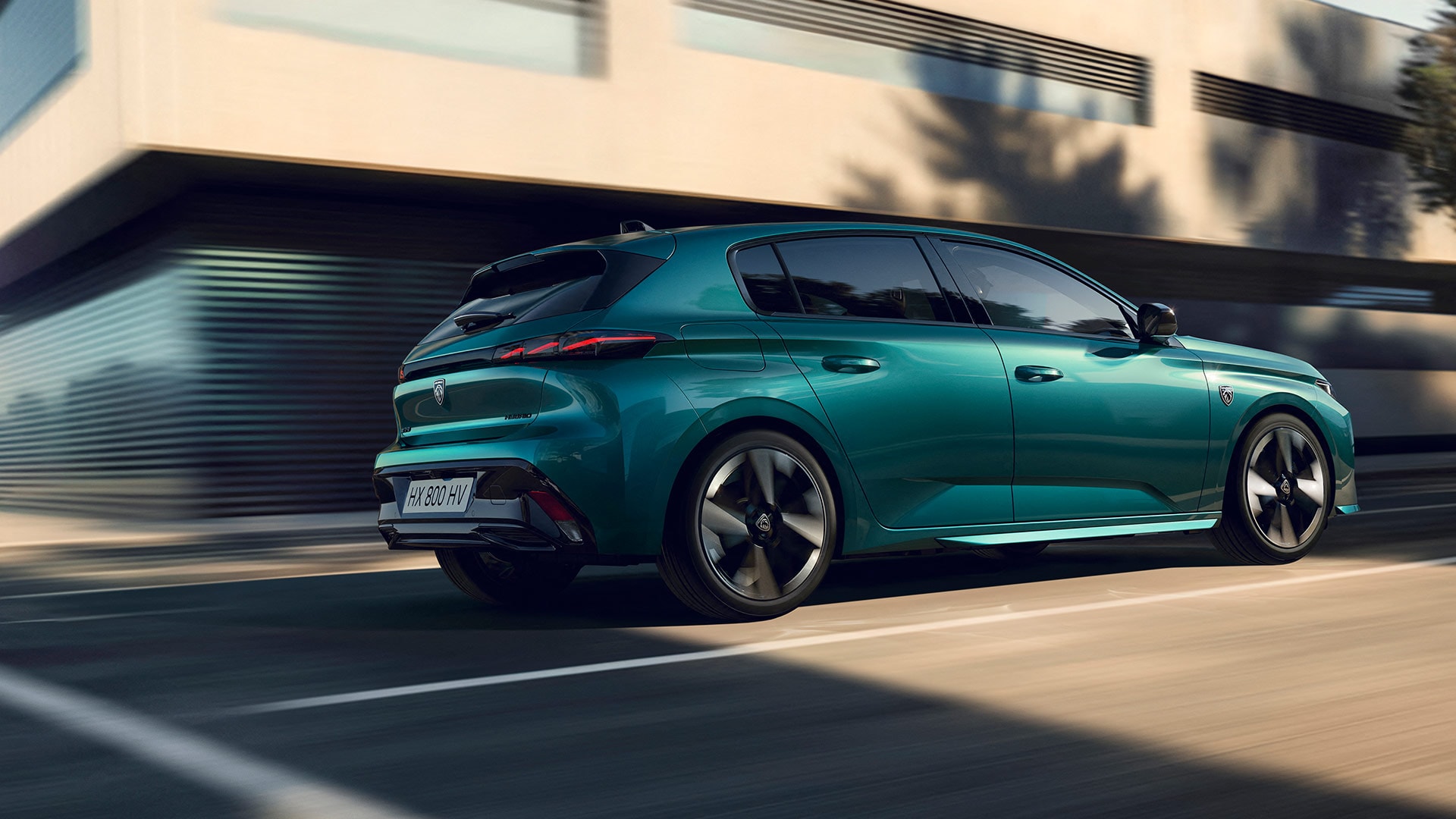 Peugeot 308 Plug-in Hybrid rijdend