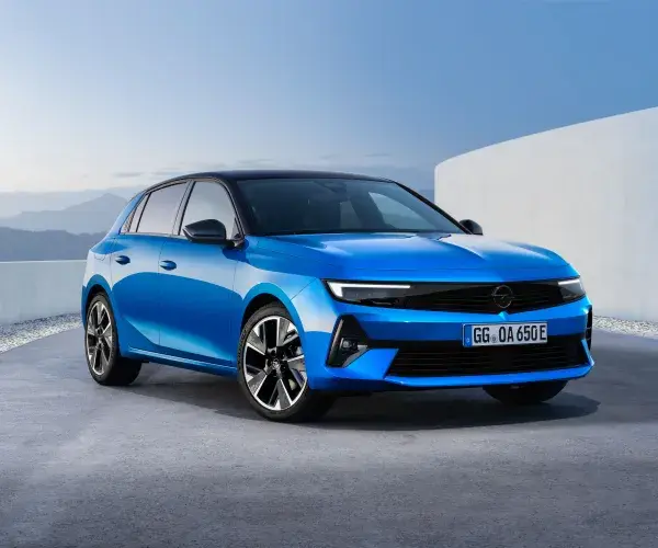 Autocentrum-Van-Vliet-Opel-Astra-Electric-schuin