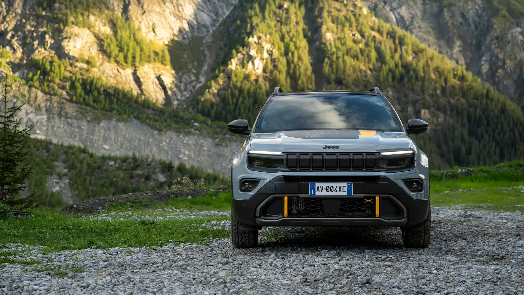 Voorkant van de Jeep Avenger 4xe The North Face Edition