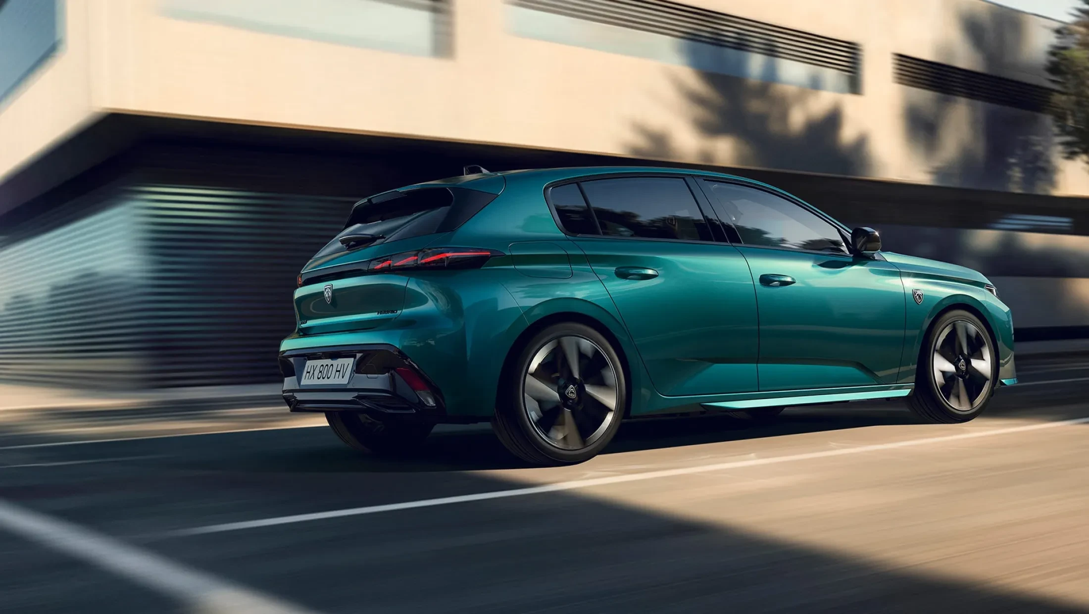 Peugeot 308 Plug-in Hybrid rijdend