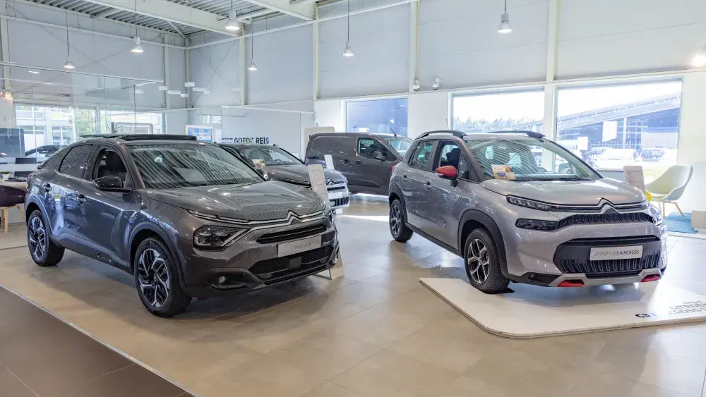 Van Vliet PGH Peugeot Citroën Showroom