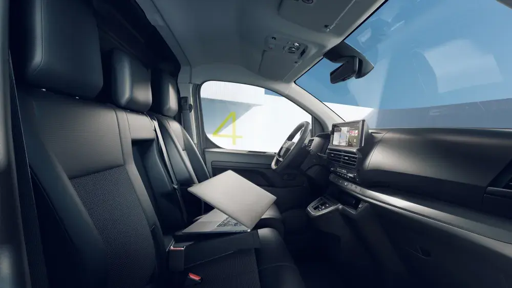 Autocentrum-Van-Vliet-Opel-Vivaro-interieur