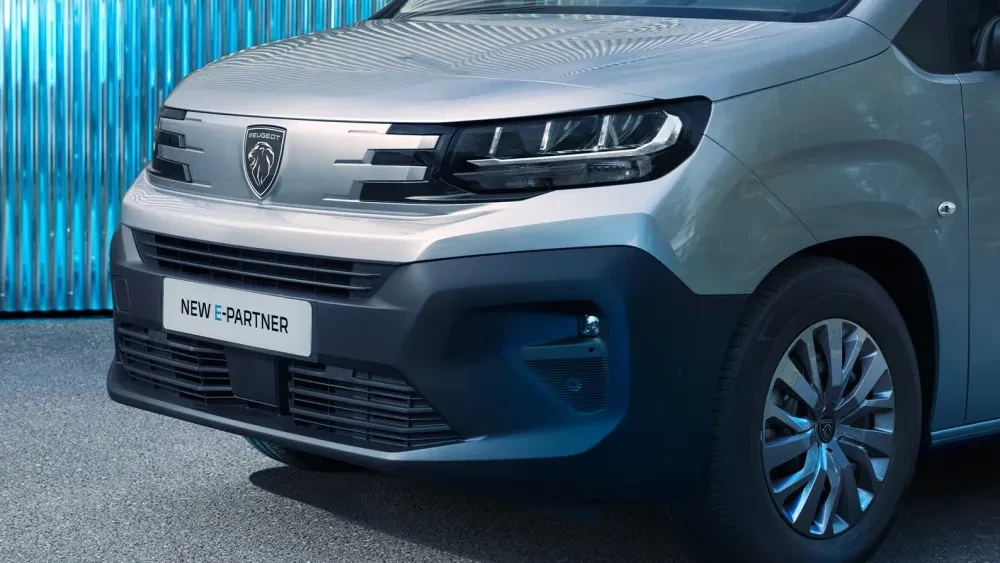 Autocentrum-Van-Vliet-Peugeot-nieuwe-e-Partner-neus