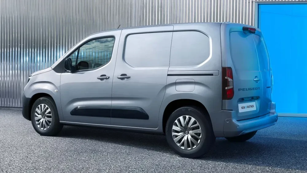 Autocentrum-Van-Vliet-Peugeot-nieuwe-e-Partner-zijkant
