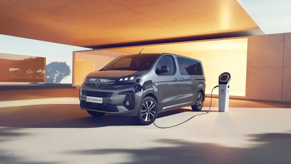 Autocentrum-Van-Vliet-Peugeot-nieuwe-e-Traveller-laden
