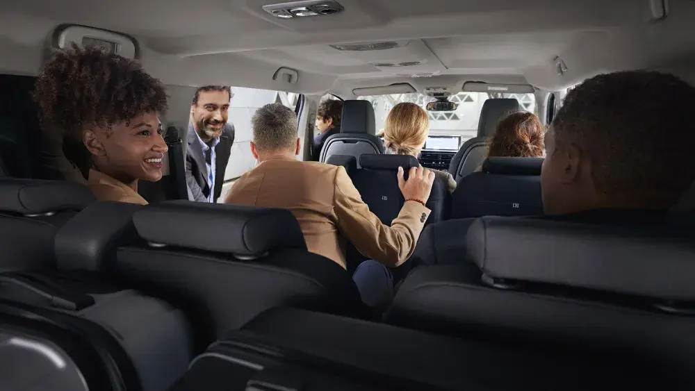 Autocentrum-Van-Vliet-nieuwe-e-Spacetourer-9-zitplaatsen
