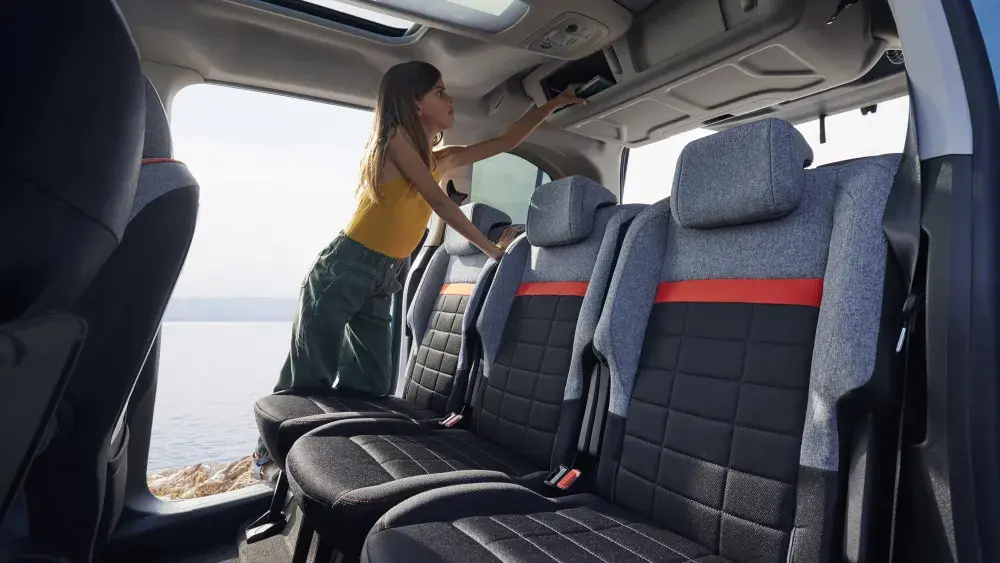 Autocentrum-Van-Vliet-nieuwe-e-berlingo-ruimtelijk