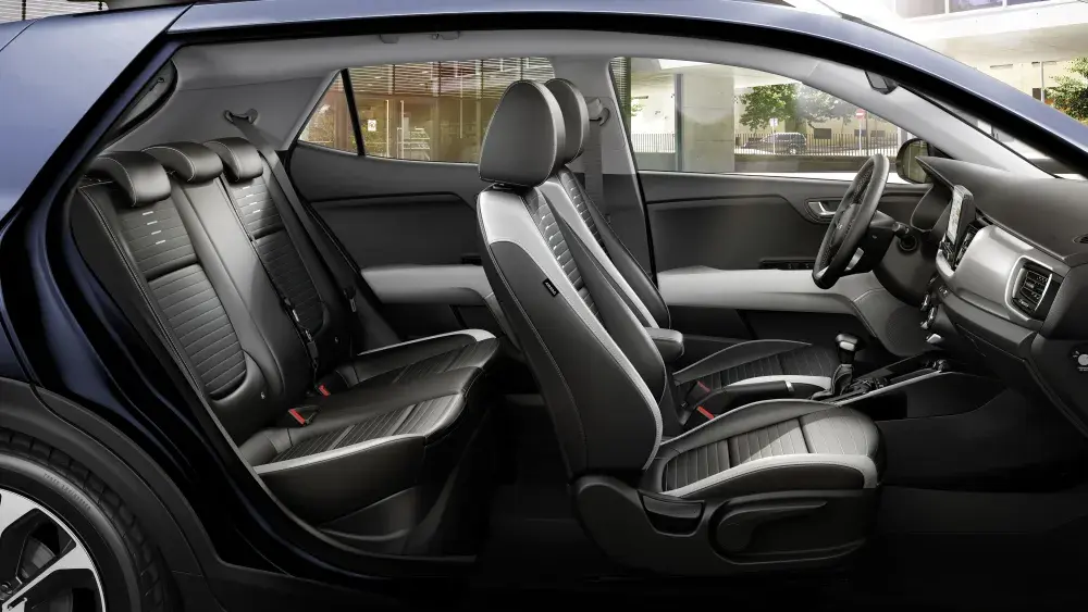 Autocentrum-Van-Vliet-Kia-Stonic-2024-interieur.jpg