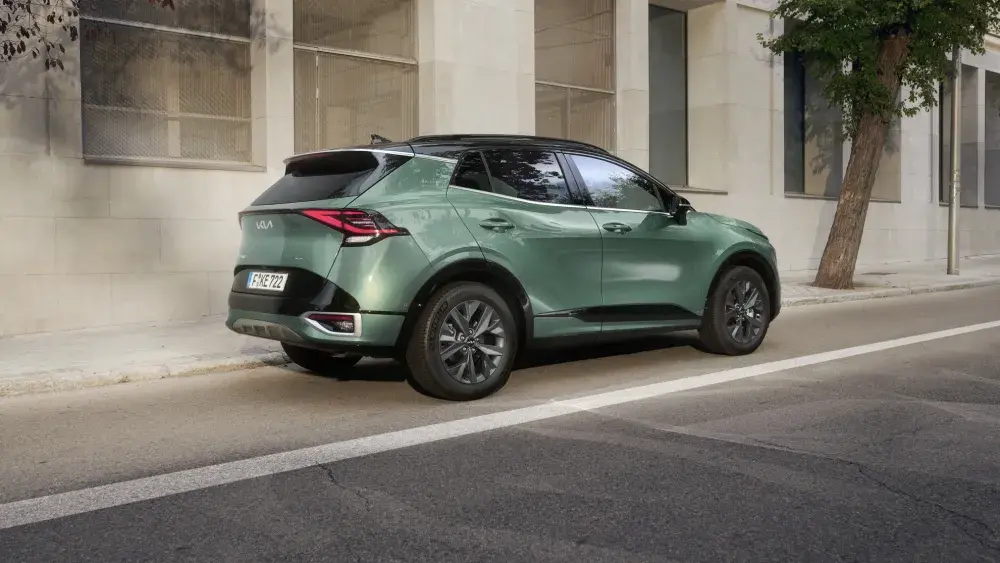 Autocentrum-Van-Vliet-Kia-Sportage-2022-Hybrid-zijkant.jpg