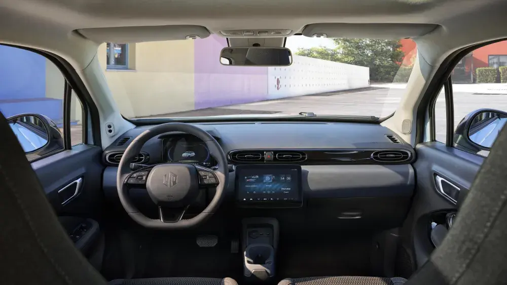 Autocentrum-Van-Vliet-Leapmotor-T03-interieur.jpg