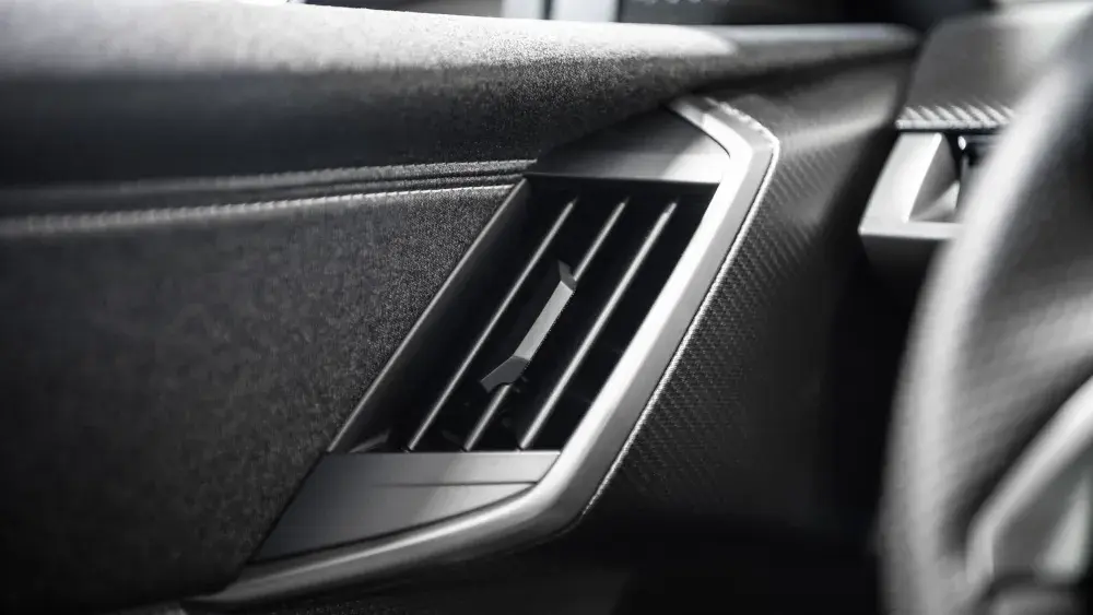 De ventilatieroosters van de Opel