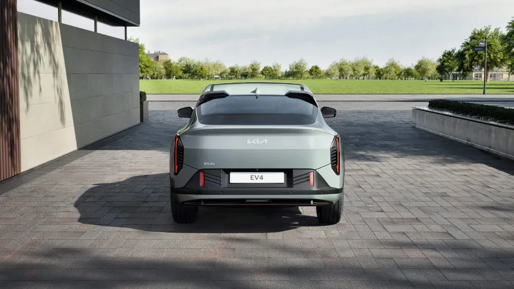 Kia EV4 sedan achterkant