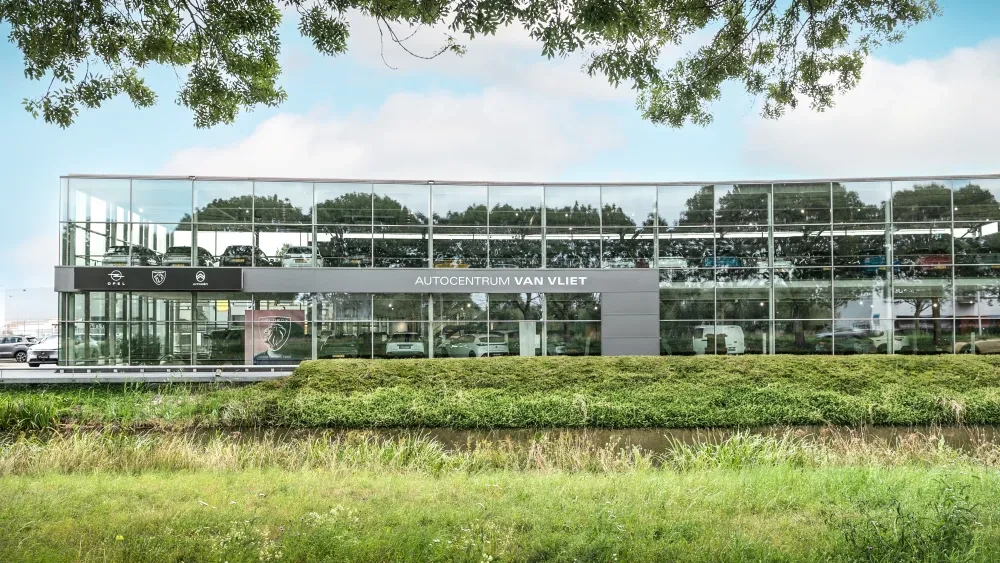 Autocentrum Van Vliet Alphen aan den Rijn | Curieweg