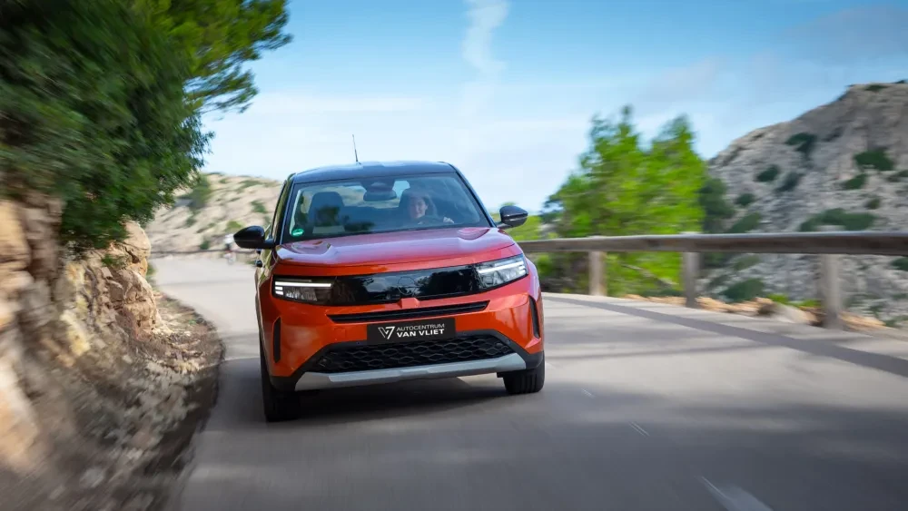 Opel Frontera: Robuust design met het nieuwe Opel-gezicht