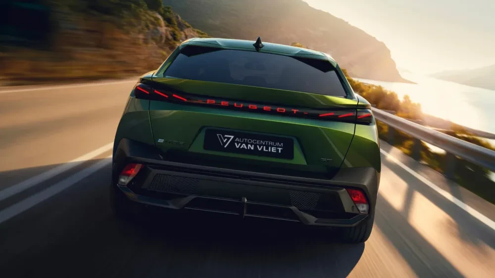 Waarom de Peugeot 408 bij Autocentrum Van Vliet?