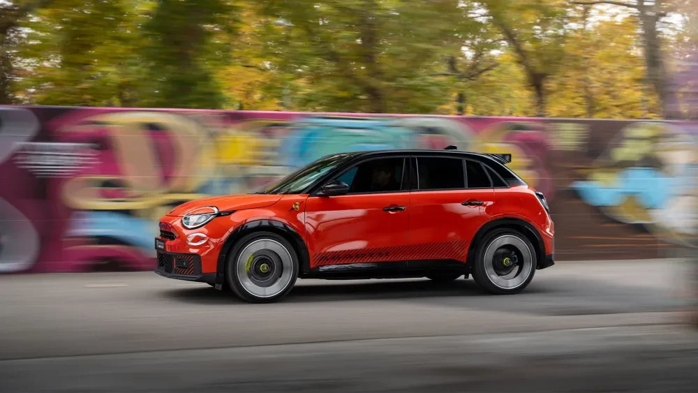 Abarth 600e Competizione: Race-technologie voor de openbare weg